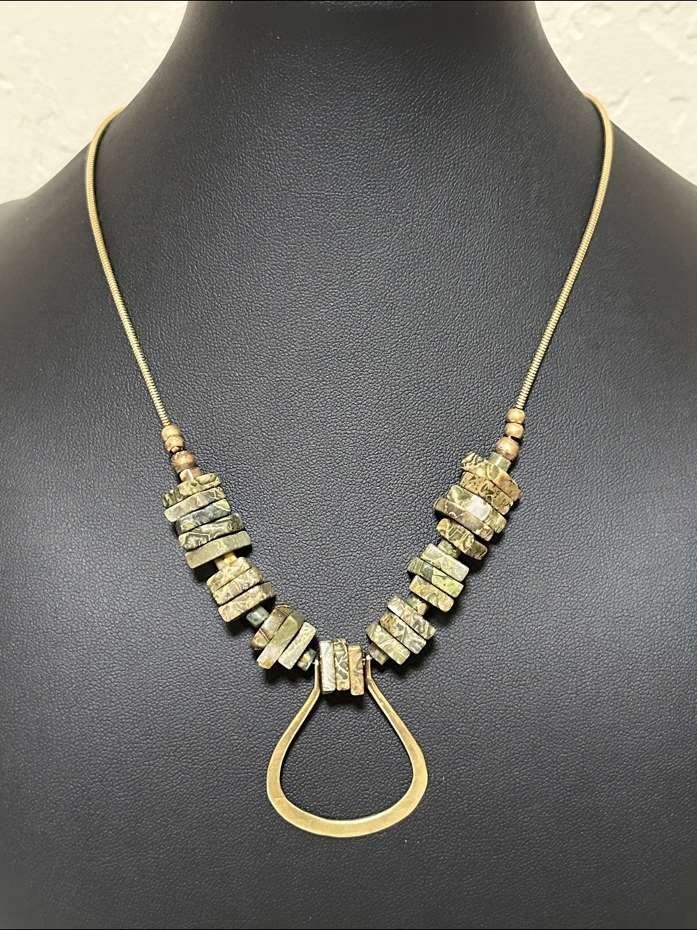BAER SF Gold Tone Snake Chain Green Jasper Natural Stone Vintage Necklace